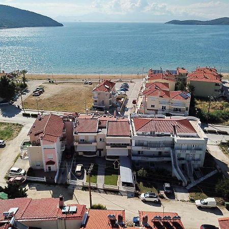 Sun & Sea Luxury Apartment Néa Péramos Bagian luar foto